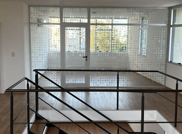 Oficina comercial · 179m² · 5 Ambientes · 1 Cochera