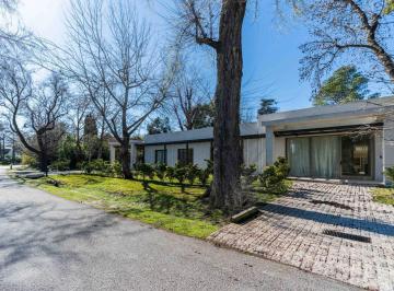 Casa · 423m² · 8 Ambientes · 4 Cocheras · Casa en Venta en Highland Park a Estrenar por El Reconocido Arquitecto Pablo Sanchez Elias!