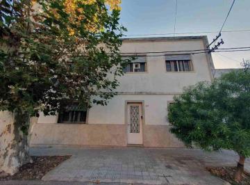 Casa · 143m² · 5 Ambientes · 1 Cochera · Casa, Local Comercial y Cochera en Venta Saladillo