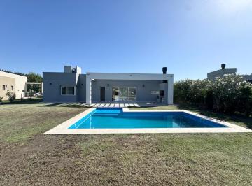 Casa · 150m² · 4 Ambientes · 2 Cocheras · Casa en Venta Barrio Santa Ines Canning