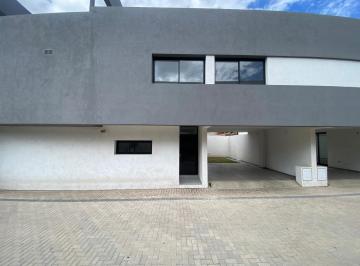Casa de 5 ambientes, La Calera · Housing 3 Dorm a Estre B° Los Prados 2
