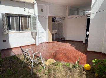 PH · 50m² · 2 Ambientes · Alquiler PH con Patio Quilmes Este