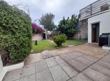 Casa · 100m² · 4 Ambientes · 2 Cocheras · Impecable Casa en Alquiler