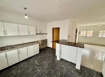 PH · 88m² · 4 Ambientes · PH en Arroyito