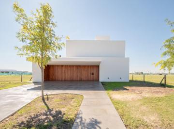 Casa de 5 ambientes, Funes · Vida Club de Campo - Increible Casa a Estrenar