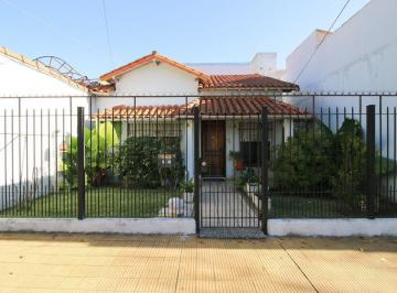 Casa · 220m² · 5 Ambientes · Venta Casa Multifamiliar 5 Ambientes en San Andres