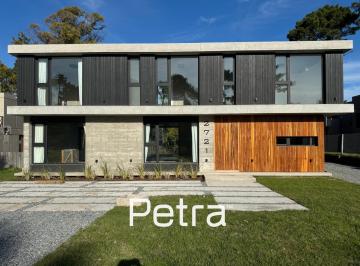 Casa · 236m² · 5 Ambientes · Casa en Venta en Pinamar Norte