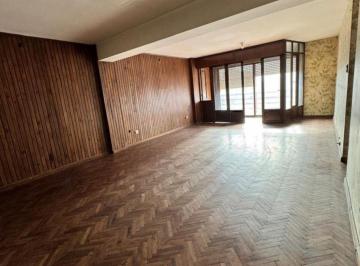 Departamento · 125m² · 8 Ambientes · Departamento - Barrio Sur