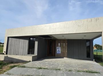Casa · 98m² · 5 Ambientes · 1 Cochera · Casa - San Miguel de Tucumán