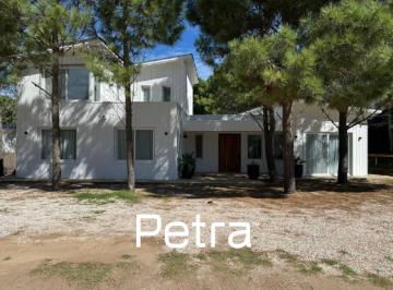 Casa · 310m² · 7 Ambientes · Casa en Venta en Costa Esmeralda