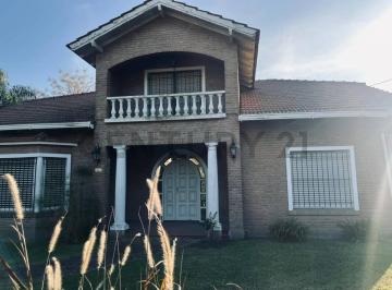 Casa · 190m² · 4 Ambientes · Casaquinta en Venta Barrio de 3 Dorm, el Trebol, Ezeiza - Gran Oportunidad