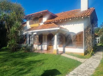 Casa · 250m² · 4 Ambientes · Casaquinta en Venta de 3 Dorm en La Union, El Trebol, ezeiza con Gran Quincho y Pileta