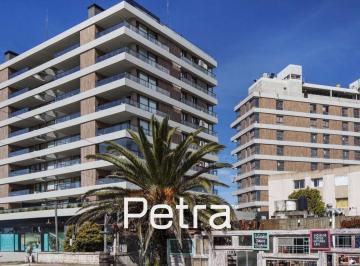 Departamento · 92m² · 4 Ambientes · 1 Cochera · Departamento con Terraza Propia en Venta en Pinamar. Btwins