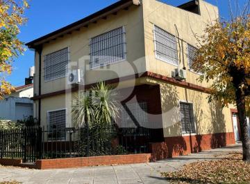 Casa · 157m² · 5 Ambientes · 2 Cocheras · Casa en Venta de 5 Ambientes Zona de Aldo Bonzi
