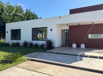 Casa · 800m² · 4 Ambientes · 3 Cocheras · Casa en Barrio Los Talas Canning