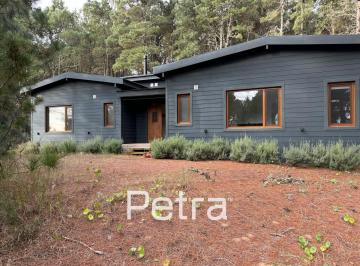 Casa · 160m² · 4 Ambientes · 2 Cocheras · Casa en Venta en Costa Esmeralda