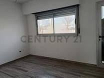 Casa · 79m² · 3 Ambientes · 1 Cochera · Duplex a La Venta en Ringuelet.