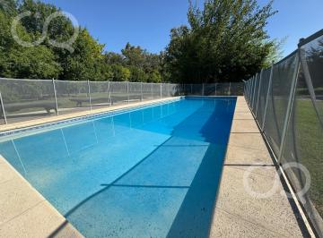 Casa · 250m² · 4 Ambientes · Venta de Casa en Barrio Fincas de San Vicente Sector Chacras