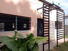 Casa · 60m² · 3 Ambientes · 1 Cochera · Casa en Venta y Alquiler en 428 Entre 135 y 136