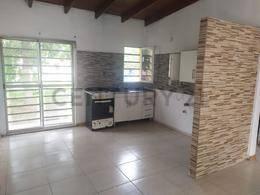 Casa · 60m² · 3 Ambientes · 1 Cochera · Casa en Venta, Dos Dorm., en 428 Entre 135 y 136, Villa Elisa.