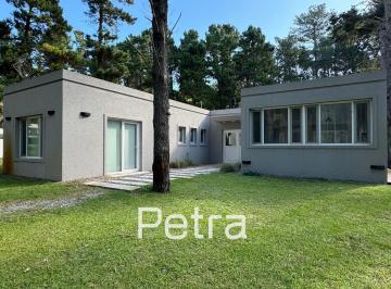 Casa · 130m² · 4 Ambientes · Casa en Venta en Costa Esmeralda