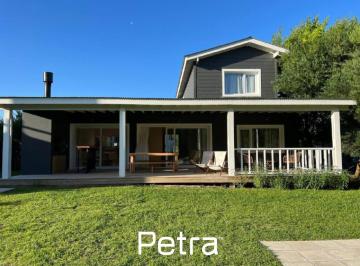 Casa · 158m² · 5 Ambientes · 1 Cochera · Casa en Venta en Costa Esmeralda en Isla del Golf
