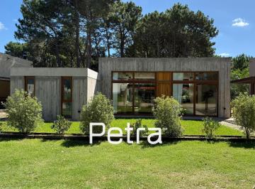 Casa · 190m² · 6 Ambientes · Casa en Venta en Costa Esmeralda