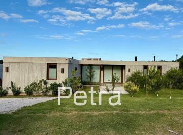 Casa · 191m² · 4 Ambientes · Casa en Venta en Costa Esmeralda. Residencial II. Hormigón V