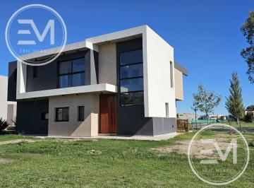 Casa · 208m² · 6 Ambientes · Casa 6 Ambientes en Venta en Terralagos