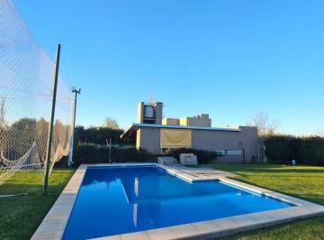 Casa · 40m² · 1 Ambiente · Quincho | Las Tardes | Roldan