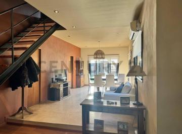 Casa · 220m² · 3 Ambientes · 2 Cocheras · Casa a La Venta en City Bell