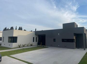 Casa · 195m² · 5 Ambientes · 1 Cochera · Venta Casa 5 Amb, Country Club Prados del Oeste