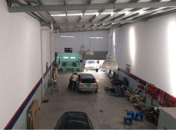 Bodega-Galpón · 215m² · Galpon en Venta La Plata