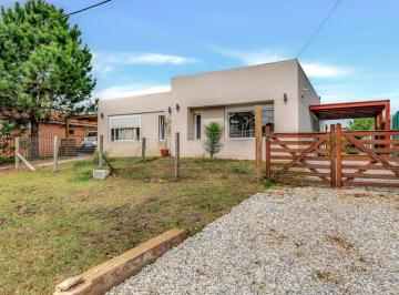 Casa · 60m² · 3 Ambientes · 2 Cocheras · Casa Venta Los Angeles Piriapolis 2 Dorm 2 Baños C