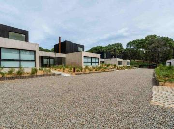 Casa · 124m² · 4 Ambientes · 1 Cochera · Casa en Alquiler Anual, 3 Dorm Punta Ballena