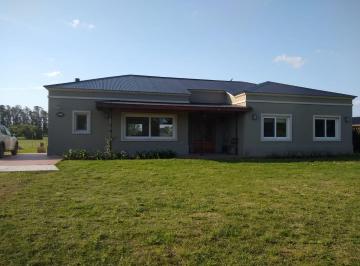 Casa · 150m² · 4 Ambientes · 2 Cocheras · Alquiler Temporario, Casa en Barrio Cerrado