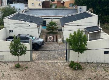 Casa · 190m² · 7 Ambientes · 2 Cocheras · Complejo de 2 Casas Quincho en Las Grutas | Atento Inversionistas