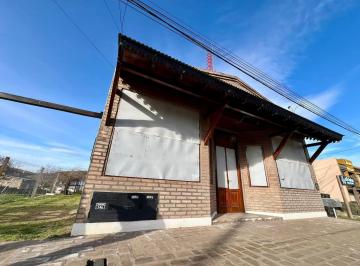 Local comercial de 4 ambientes, Tornquist · Local + 2 Duplex - Venta en Block