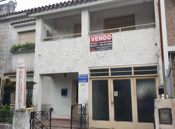 Casa de 7 ambientes, Córdoba · Casa en Venta en Villa Cabrera Sobre Avd de Dos Plantas