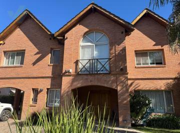 Casa · 188m² · 7 Ambientes · 4 Cocheras · Venta y Alquiler de Casa en Barrio Cerrado La Delfina Pilar