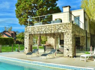 Casa · 280m² · 8 Ambientes · 1 Cochera · Venta Casa Rumenco