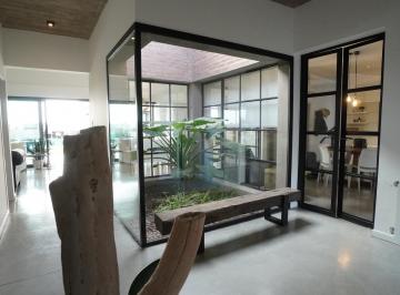 Casa · 330m² · 5 Ambientes · 4 Cocheras · Vendo Casa 330 m² en Planta Baja - La Cascada Country Golf