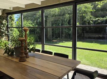 Casa · 330m² · 5 Ambientes · 2 Cocheras · Casa a La Venta en Los Soles Valle Escondido!