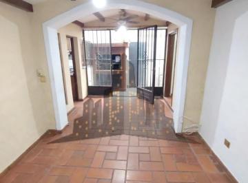 Casa · 100m² · 3 Ambientes · Venta - PH 3 Ambientes - con Quincho y Parrilla - Caseros Norte