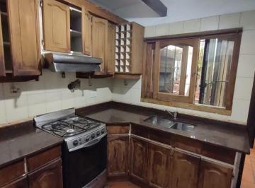 Casa · 120m² · 4 Ambientes · Venta - PH 4 Ambientes - con Quincho y Parrilla - Caseros Norte - Oportunidad