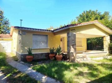 Casa · 190m² · 5 Ambientes · 1 Cochera · Casa 3 Dorm., 2 Baños, en Atlantida Sur