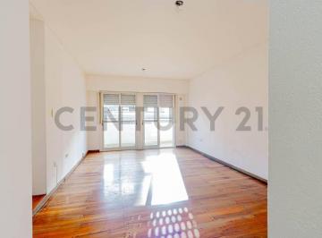 Departamento · 95m² · 6 Ambientes · 1 Cochera · Departamento 3 Habitaciones en La Plata