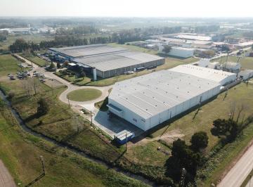 Depósito · 4000m² · 1 Ambiente · Galpon Deposito 4.300 m² en La Plata, Nave Industrial Triple a Alquila o Vende