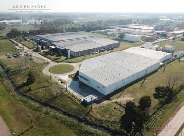 Depósito · 4000m² · 1 Ambiente · Galpon Deposito 4.300 m² en La Plata, Nave Industrial Triple a Alquila o Vende