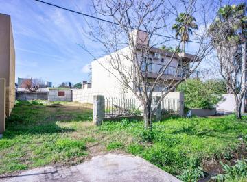 Terreno · 300m² · 2 Dormitorios · Terreno en Funes con Proyecto de Casa 2 Dorm. y 2 Baños